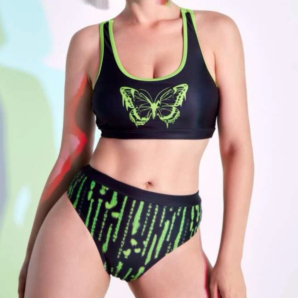 Matrix Butterfly Full Rave Outfit - Picture 7 of 8